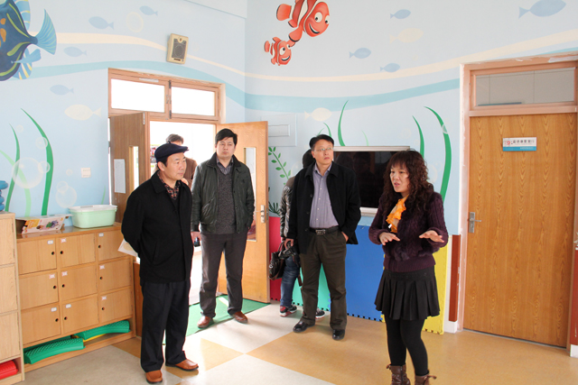 日照市教育局有關(guān)領(lǐng)導(dǎo)到我?？疾鞂W(xué)校建設(shè)及教育教學(xué)情況