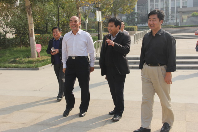 安徽亳州特殊教育中心領(lǐng)導(dǎo)老師到我校參觀交流。