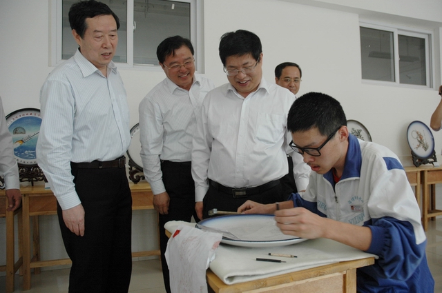 徐景顏市長(zhǎng)到市特教中心走訪慰問