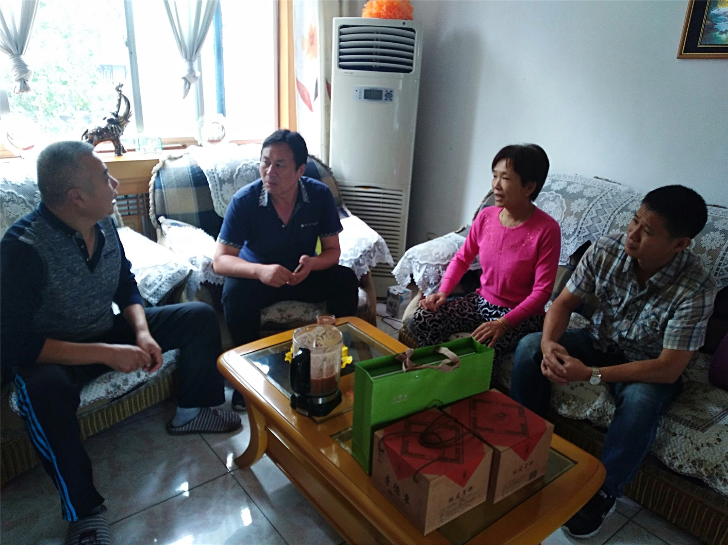 市特教中心開展中秋節(jié)前走訪慰問(wèn)退休教職工活動(dòng)