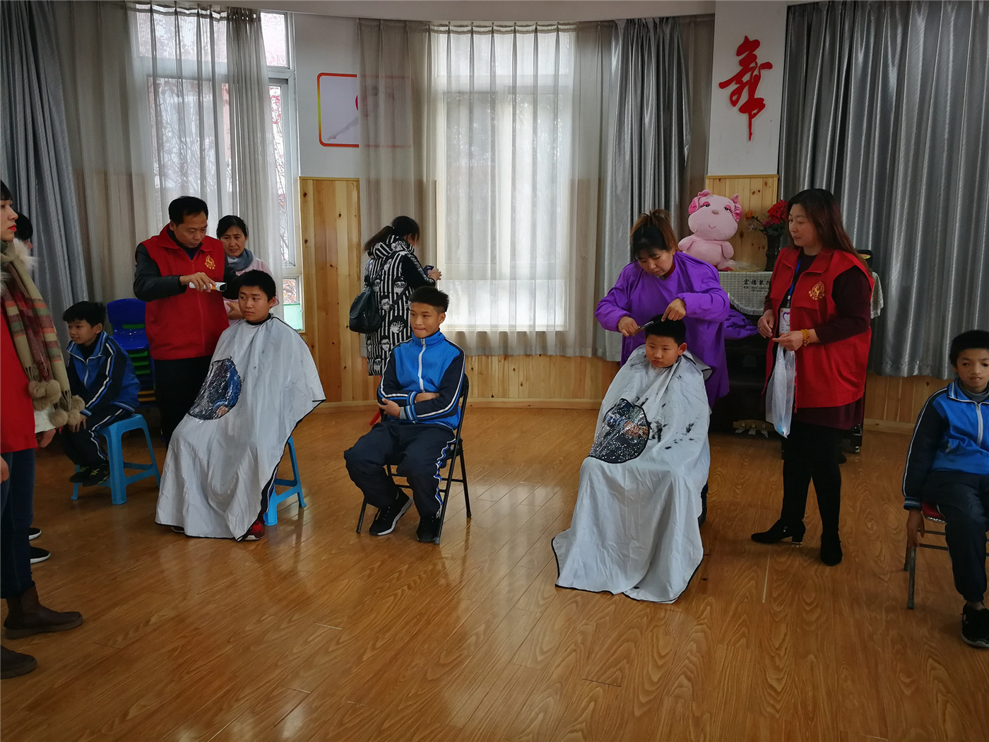 愛(ài)心理發(fā)送溫暖