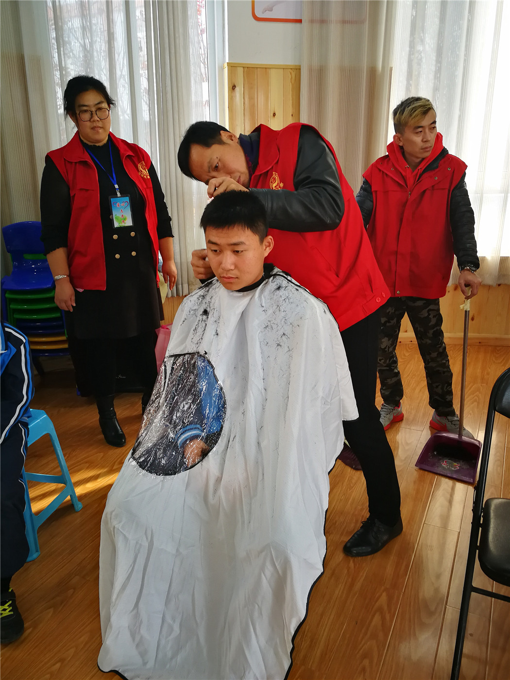 愛(ài)心理發(fā)送溫暖