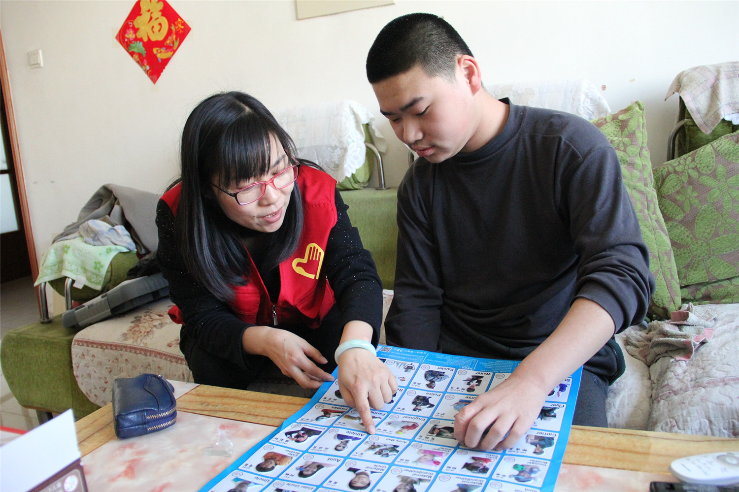 市特教中心開展“關愛殘障生 送教進家庭”志愿服務活動