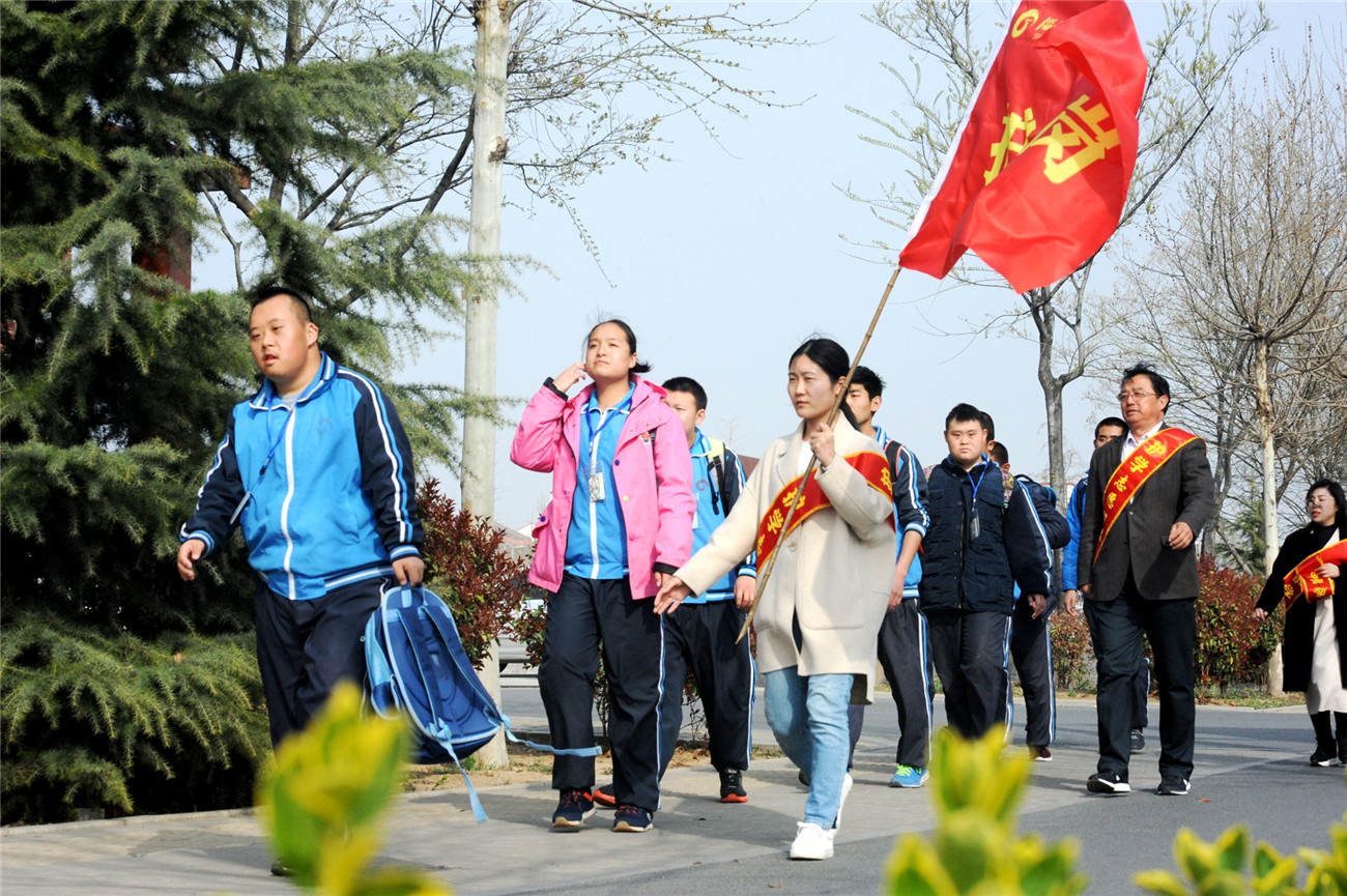 暖心“護學崗”為愛撐起保護傘