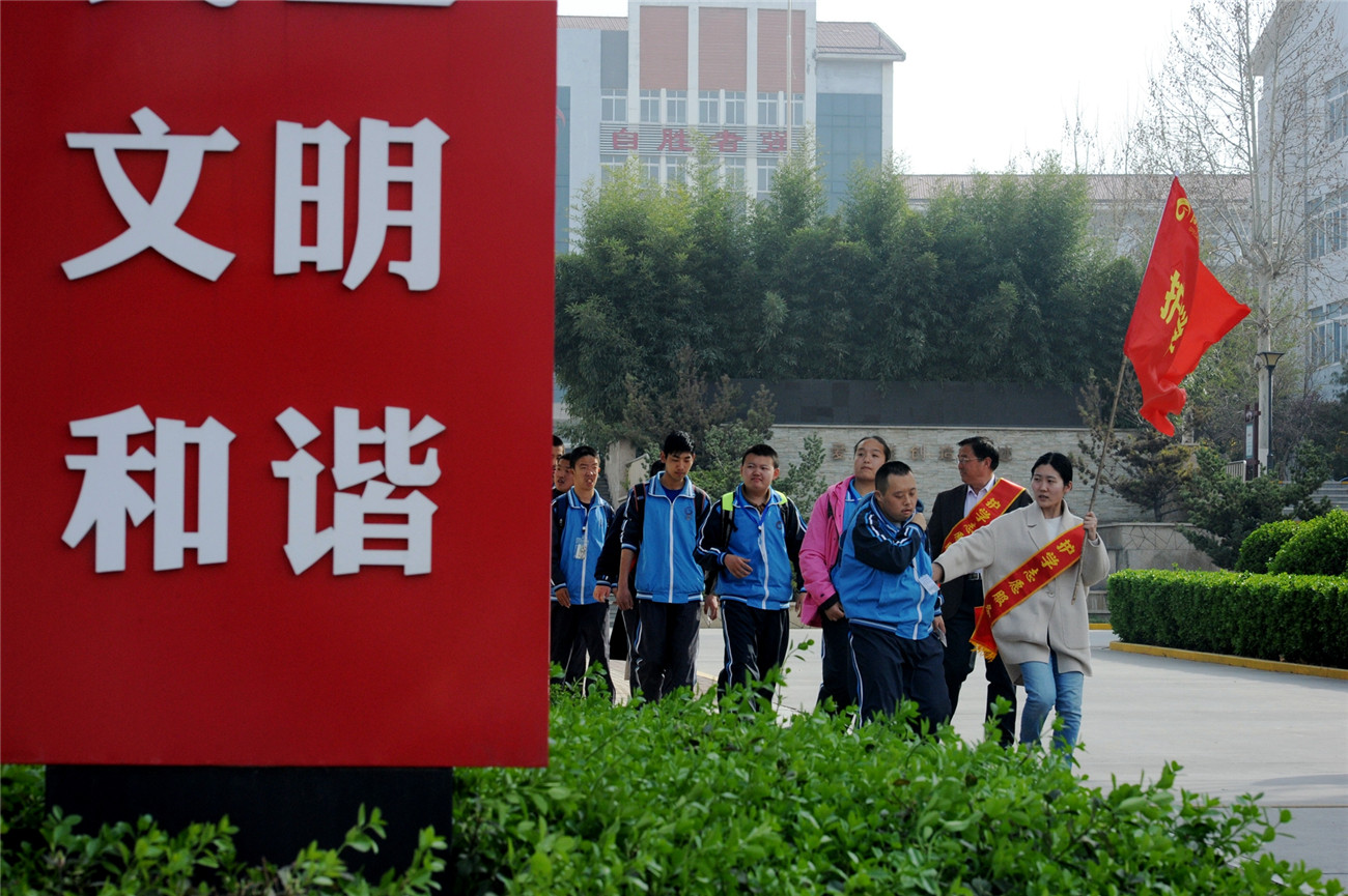 暖心“護學崗”為愛撐起保護傘