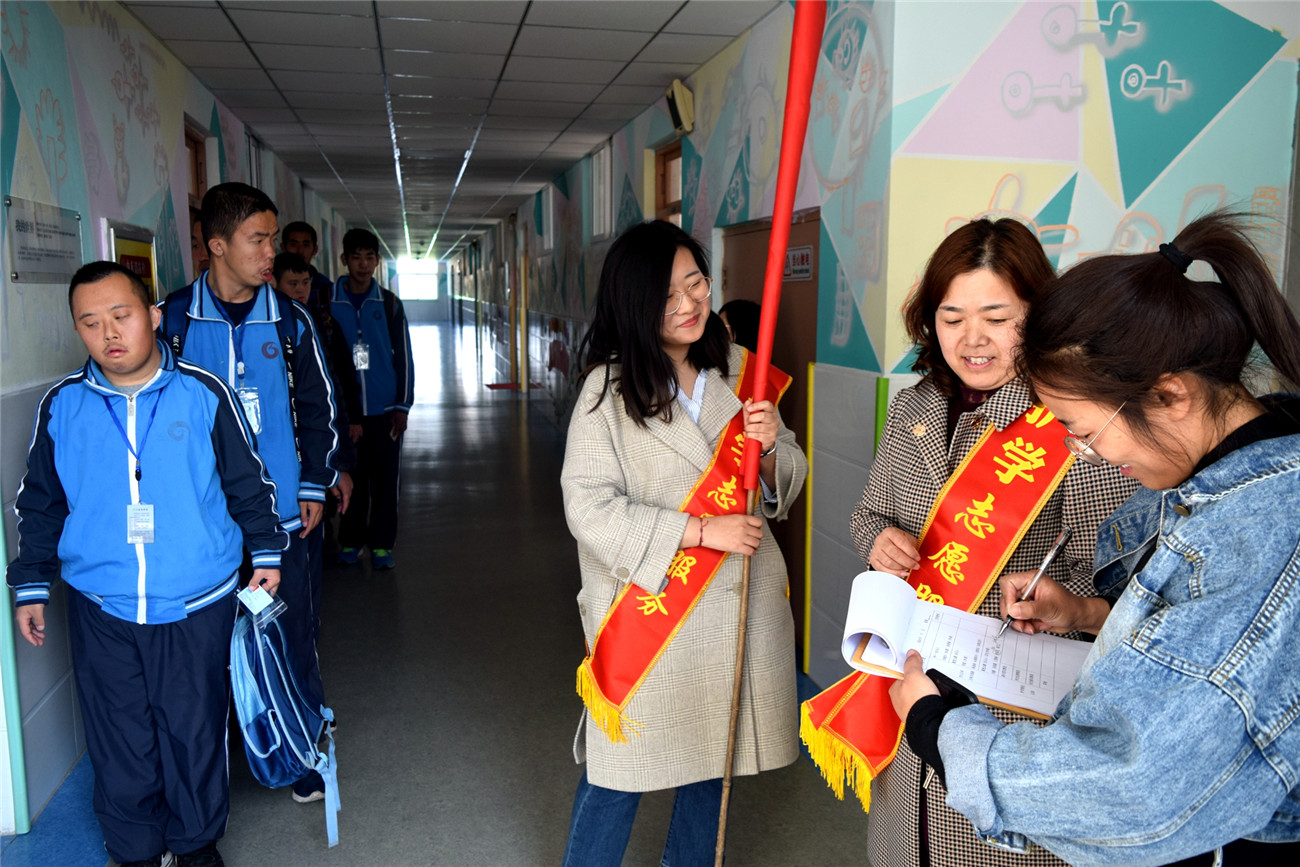 暖心“護學崗”為愛撐起保護傘