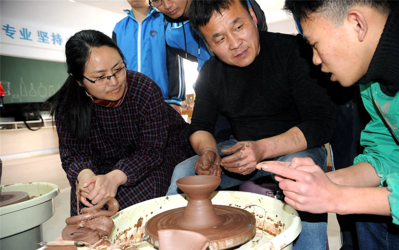 “兆霞”映特教，合作吐芬芳