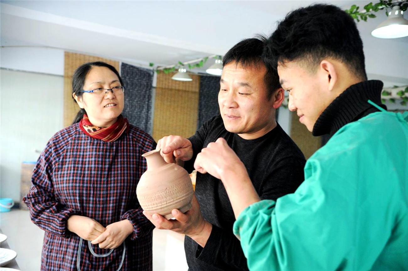 “兆霞”映特教，合作吐芬芳