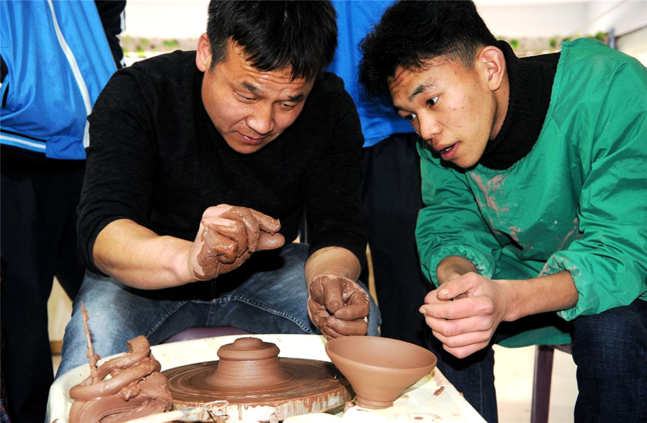 “兆霞”映特教，合作吐芬芳