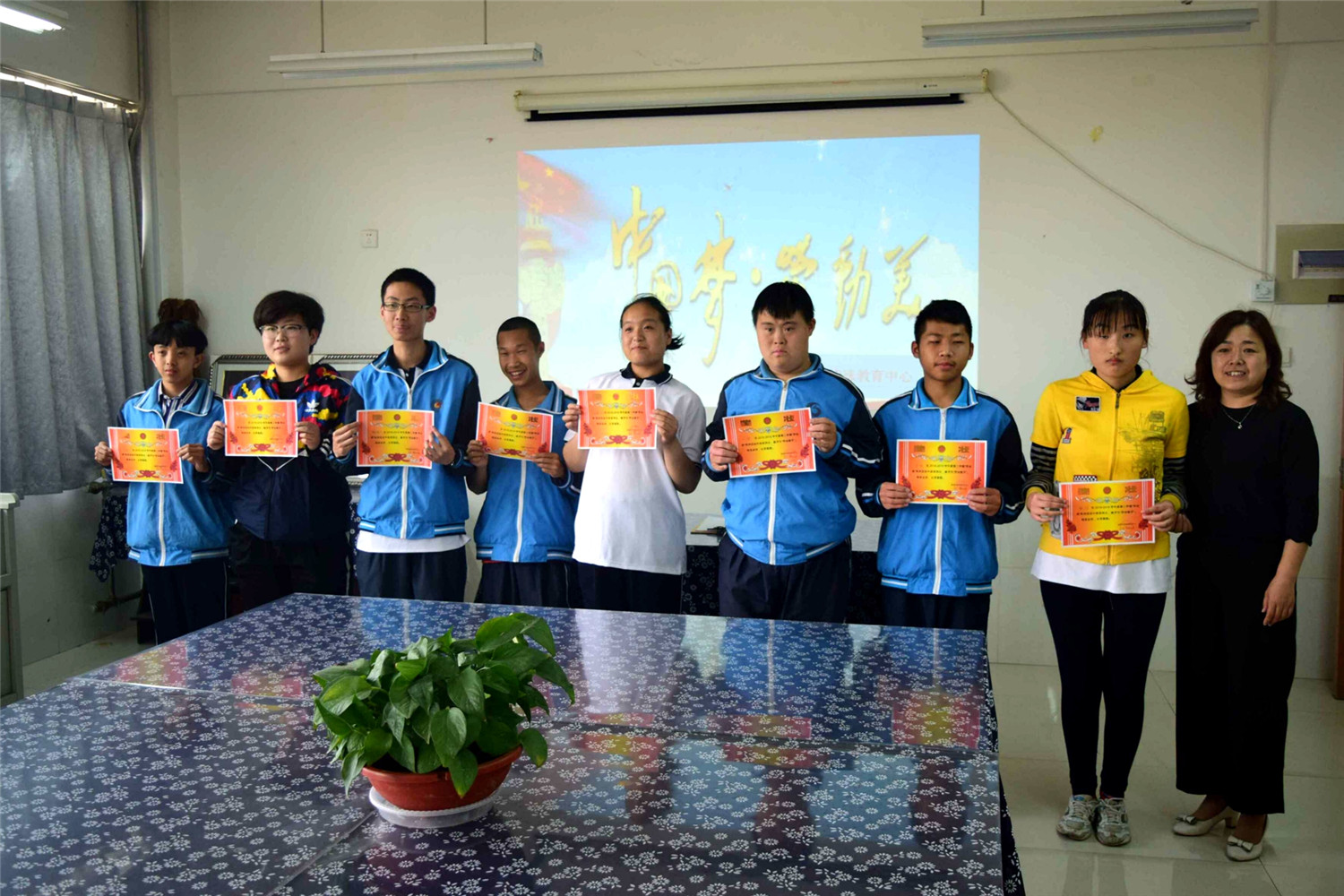 市特教中心開展“中國夢 勞動(dòng)美”系列活動(dòng)