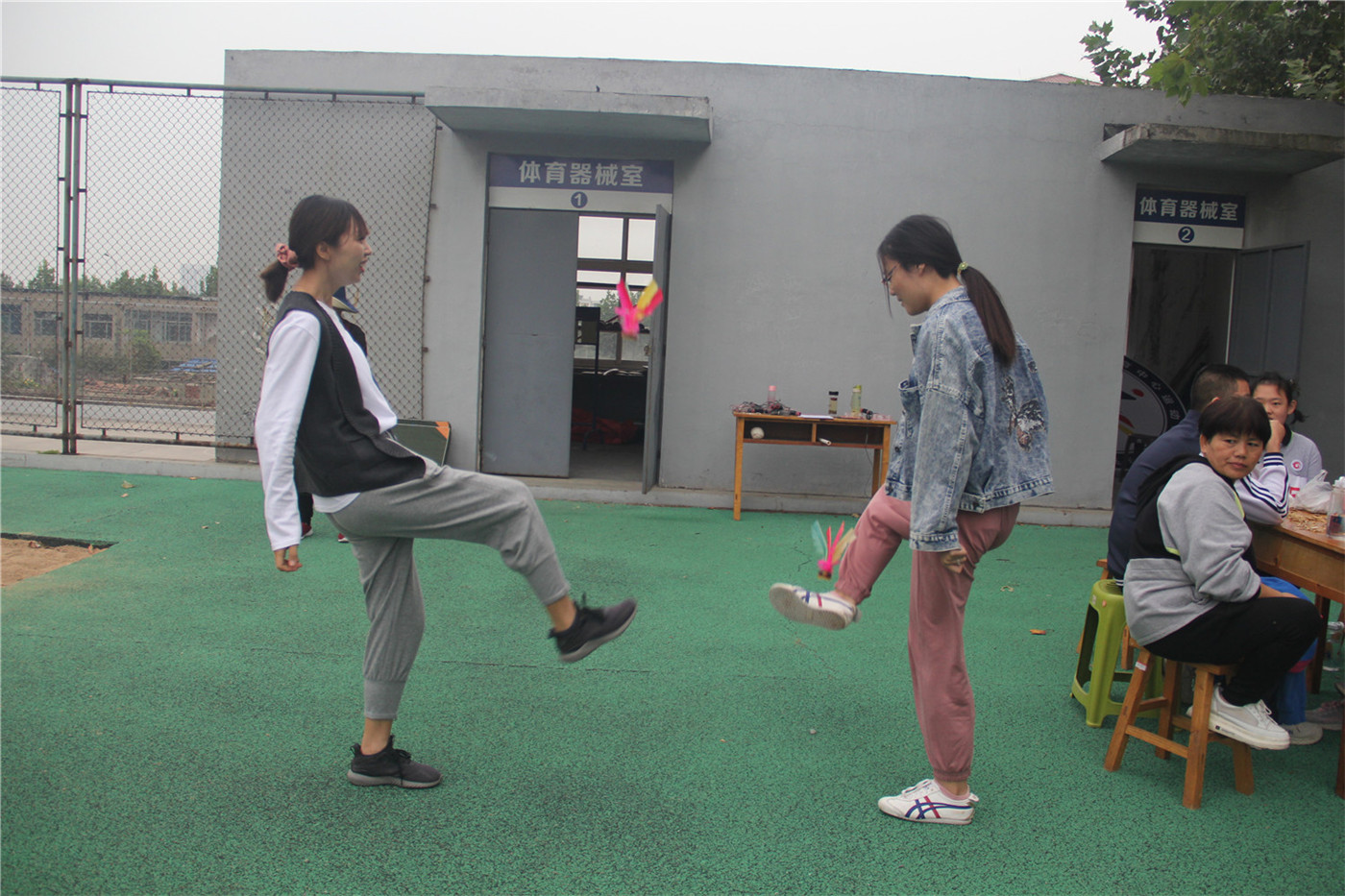 享健身運動樂趣，展教師別樣風(fēng)采