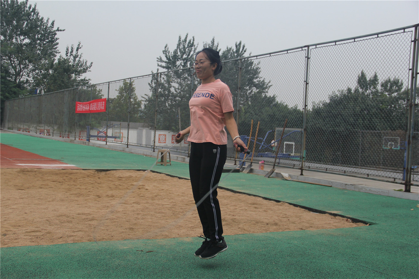 享健身運動樂趣，展教師別樣風(fēng)采