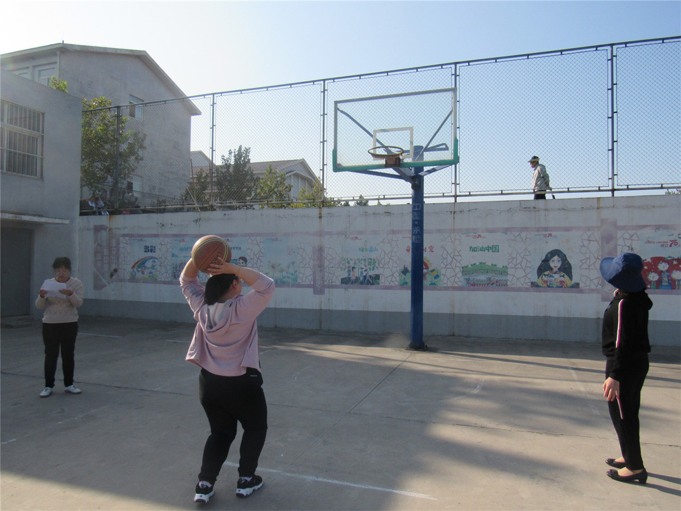 享健身運動樂趣，展教師別樣風(fēng)采