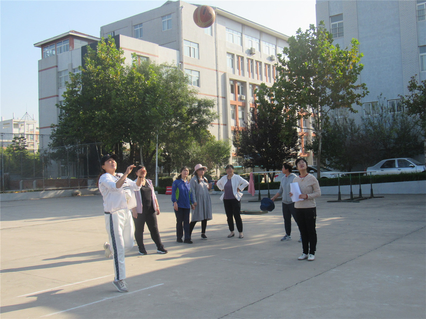 享健身運動樂趣，展教師別樣風(fēng)采