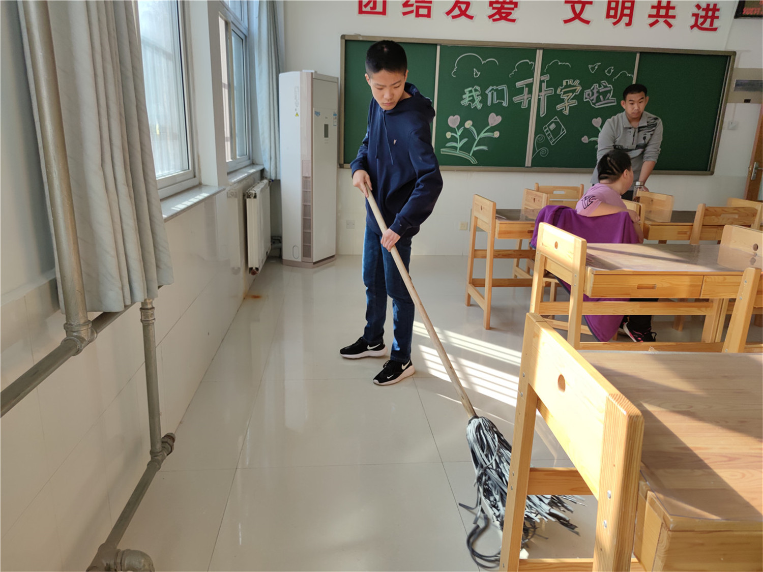 新生入學(xué)教育助力揚(yáng)帆起航