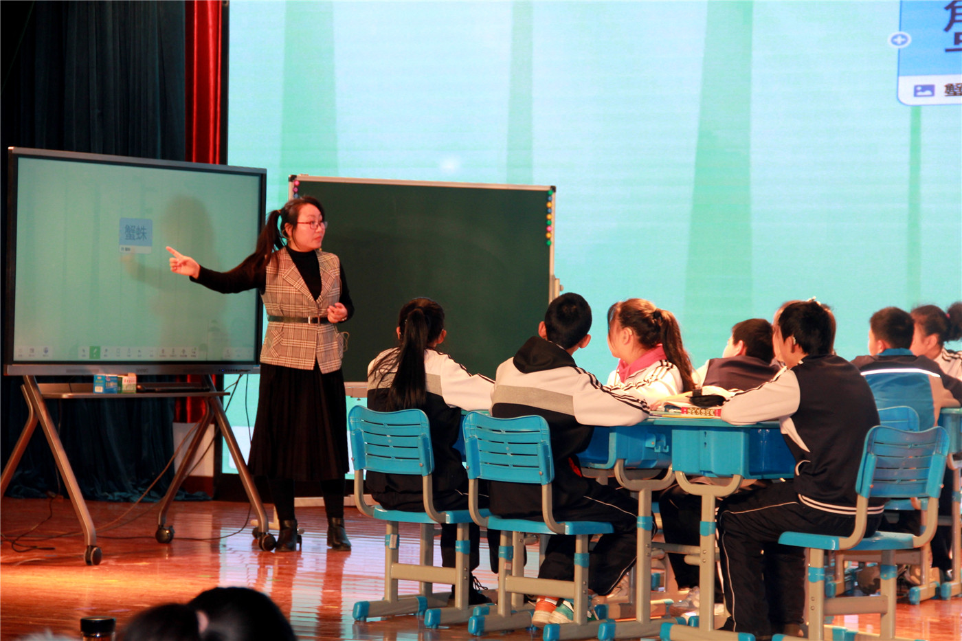 凝心聚力研閱讀，集思廣益促教學(xué)