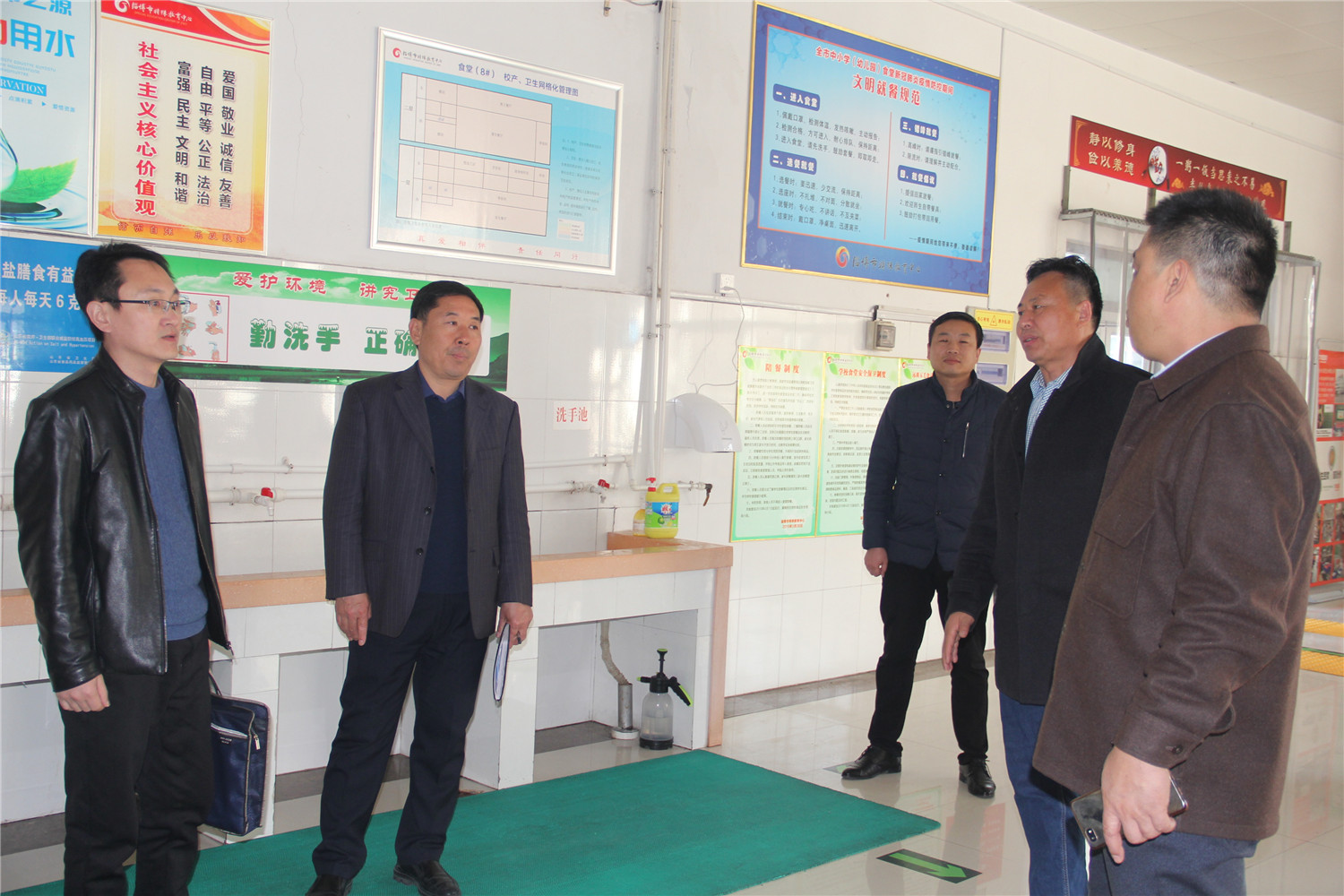 市教育局領導到我校進行春季開學專項檢查