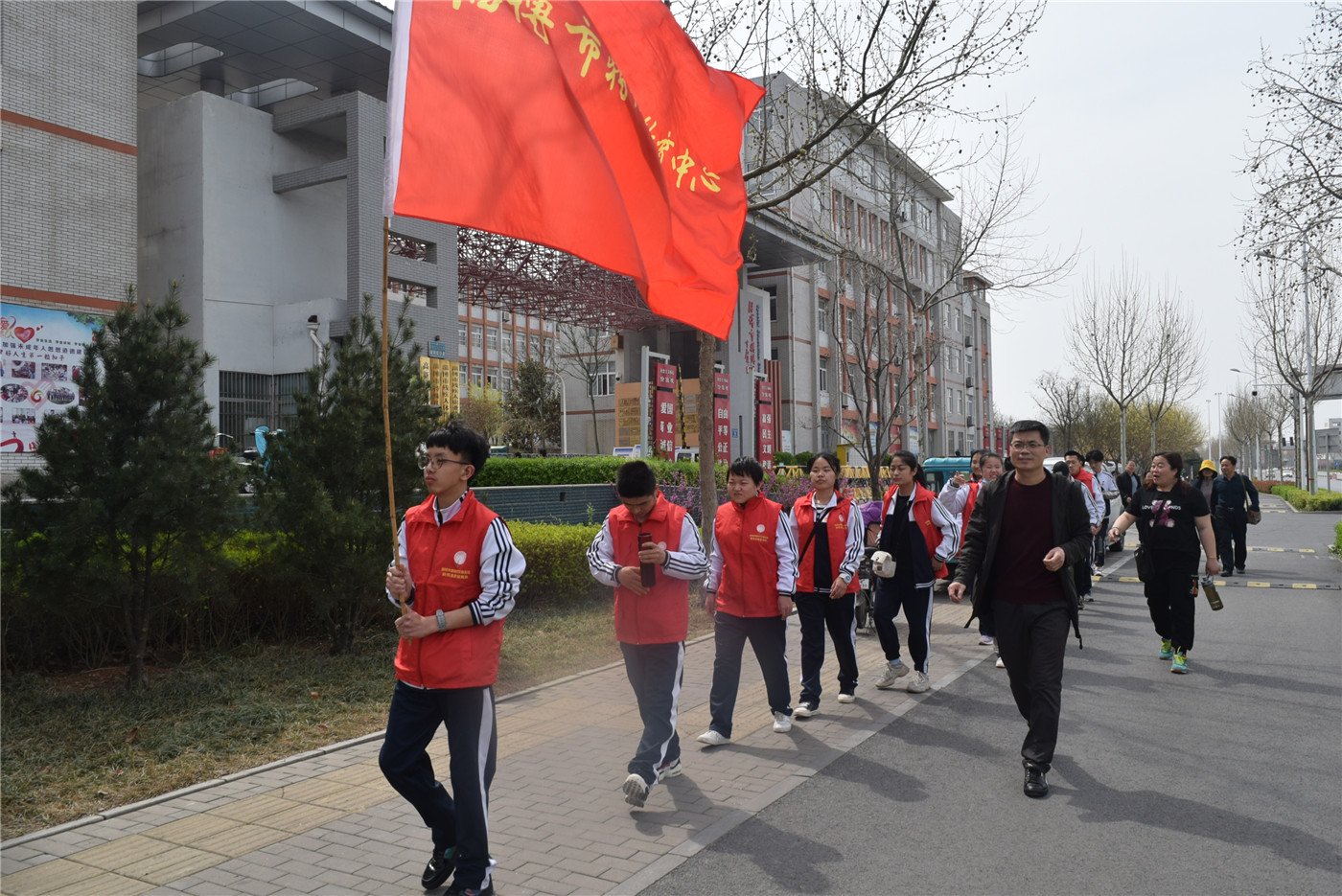 緬懷革命先烈，傳承紅色基因