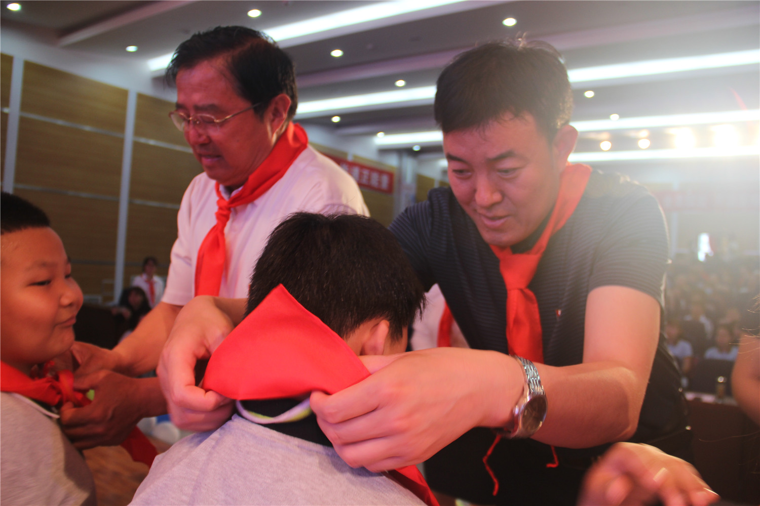 市特教中心組織“童心向黨 感恩有你 向陽生長”慶六·一活動(dòng)