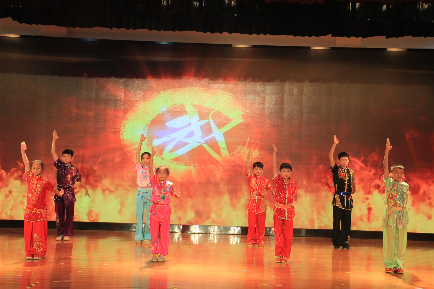 市特教中心組織“童心向黨 感恩有你 向陽生長”慶六·一活動(dòng)