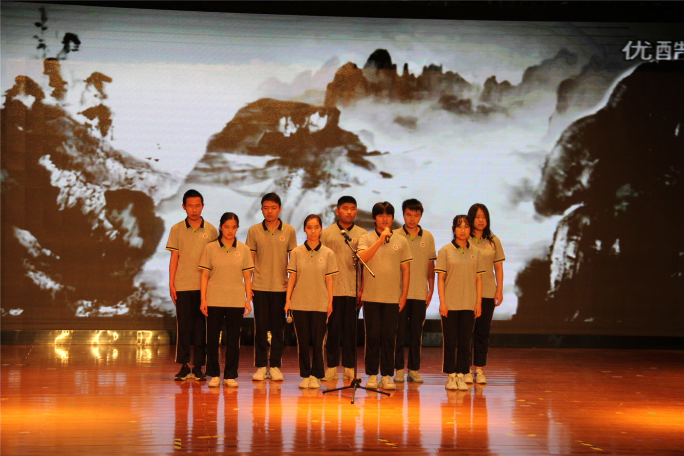 唱響紅色經(jīng)典 喜慶建黨百年