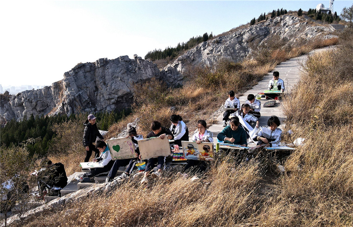 山中尋秋色 畫(huà)筆繪美景