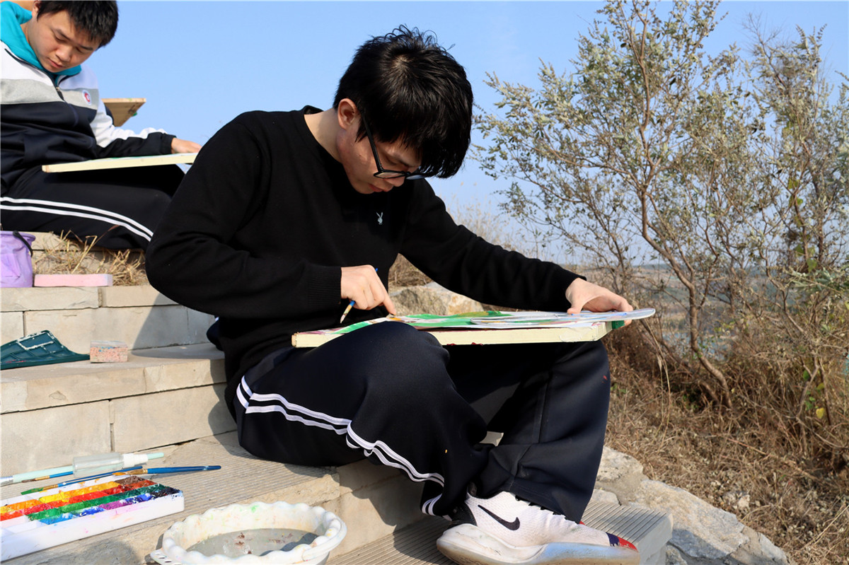 山中尋秋色 畫(huà)筆繪美景