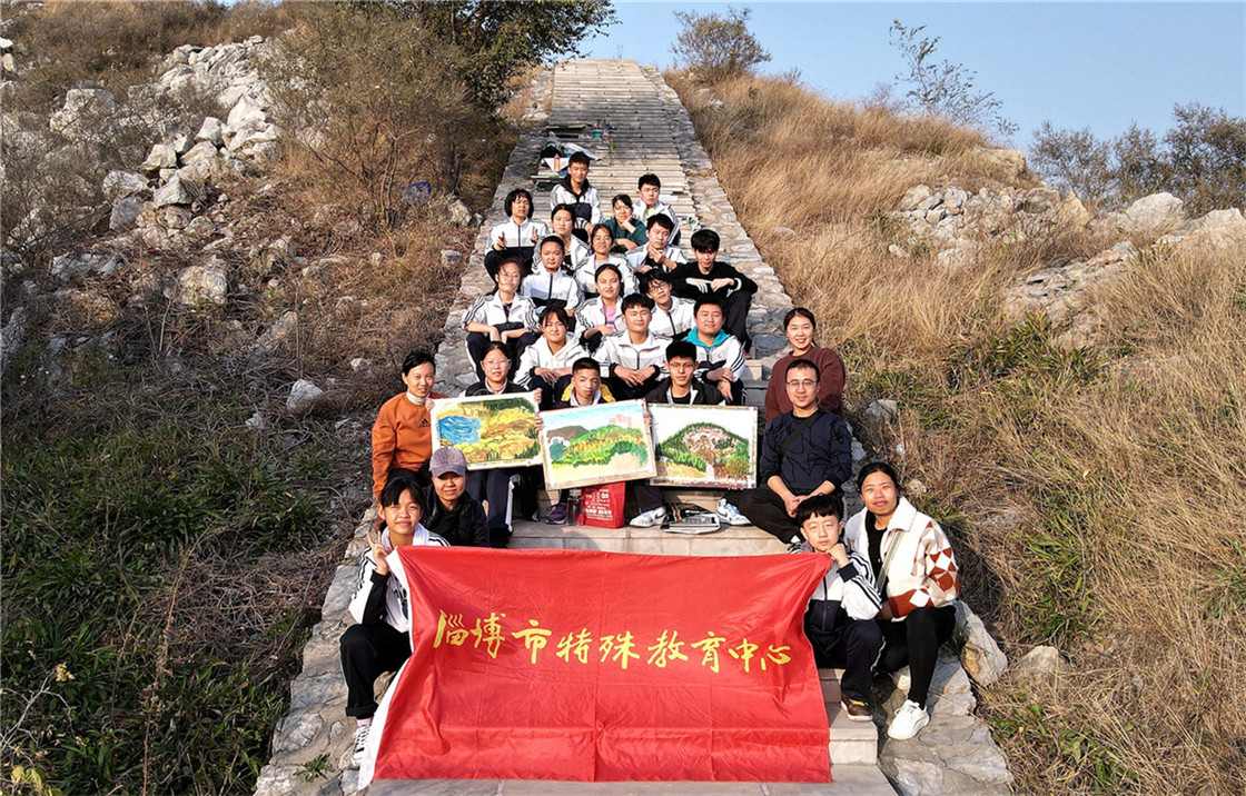 山中尋秋色 畫(huà)筆繪美景