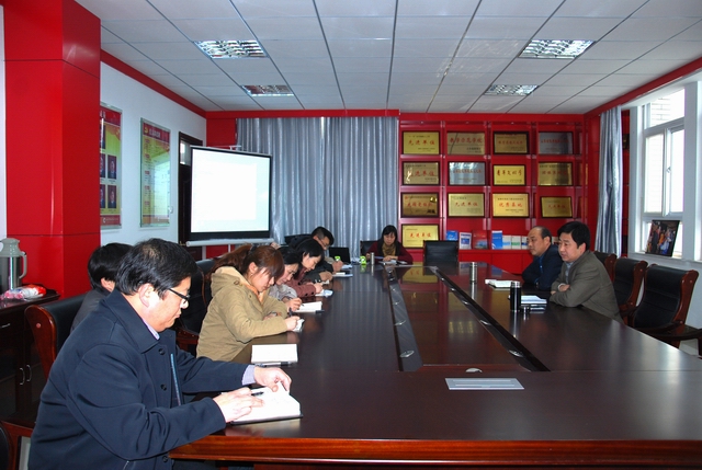 學(xué)校黨總支召開(kāi)新發(fā)展黨員座談會(huì)