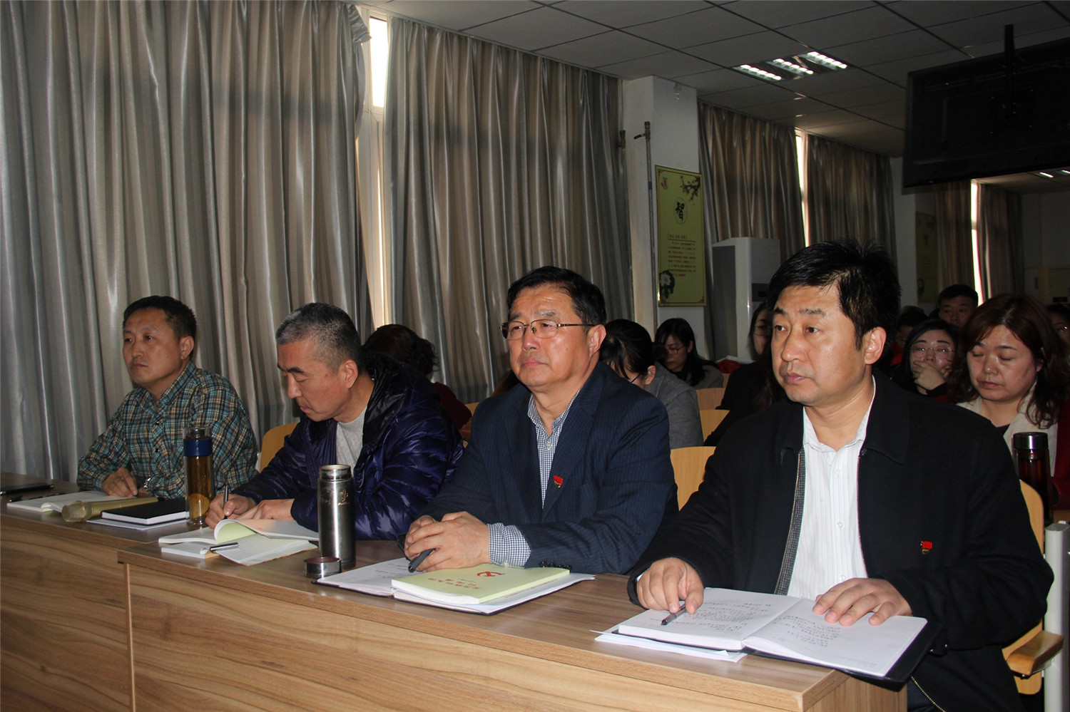 市特教中心舉行黨風(fēng)廉政建設(shè)黨課報告會