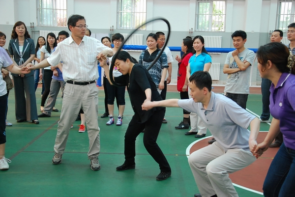 學校開展教工陽光體育健身運動