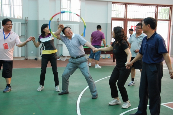 學校開展教工陽光體育健身運動