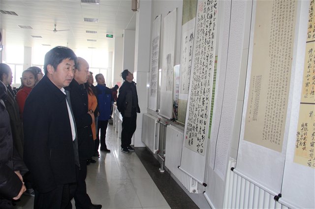 “樹師德、正師風”美術書法作品在我校巡展