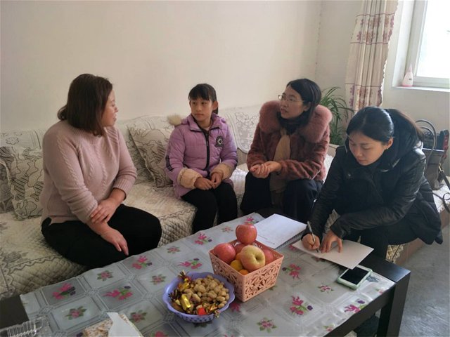 精準(zhǔn)資助 關(guān)愛成長(zhǎng)---學(xué)校舉行貧困生家訪活動(dòng)