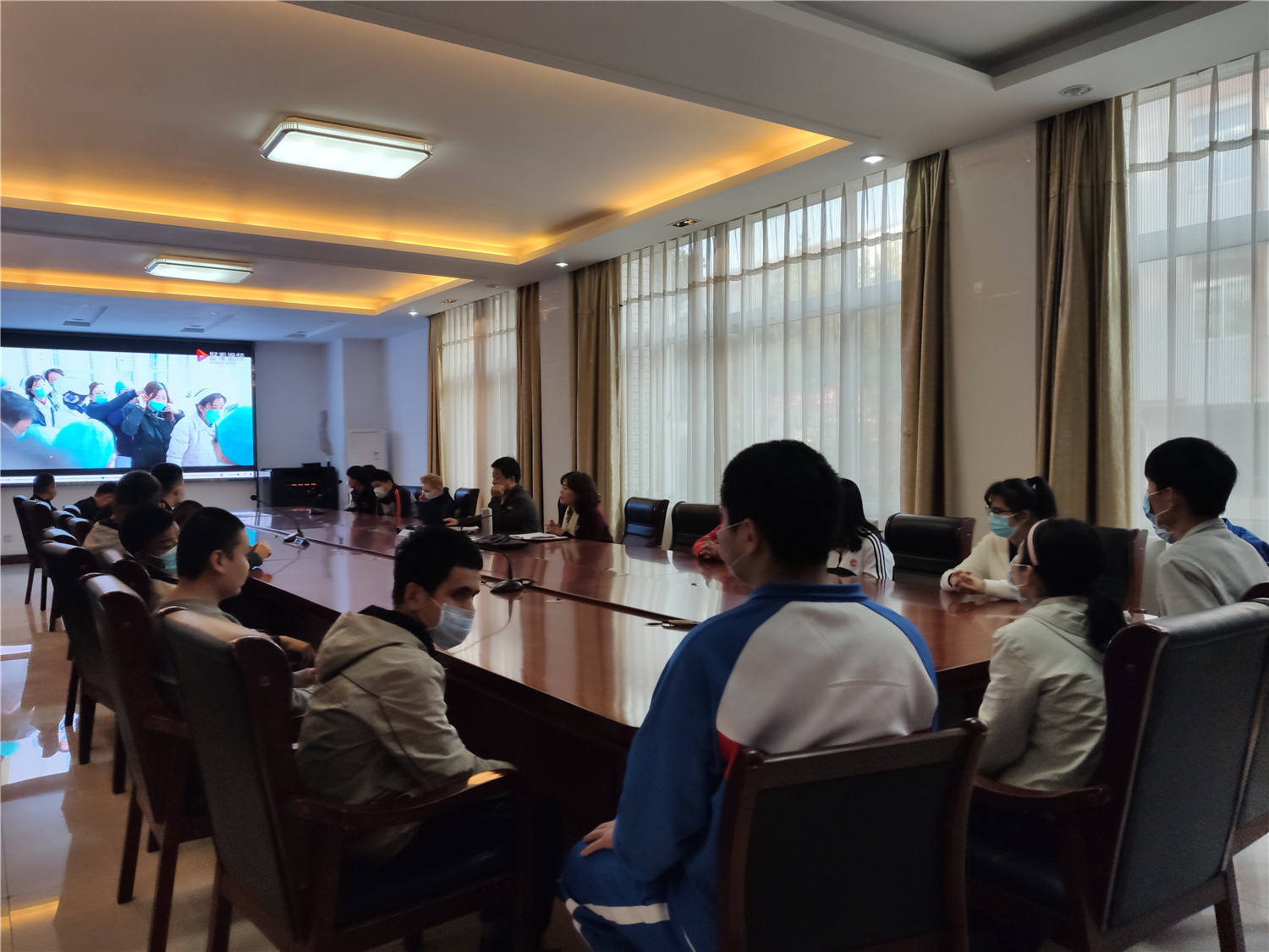 “口罩”小物件 人生大文章