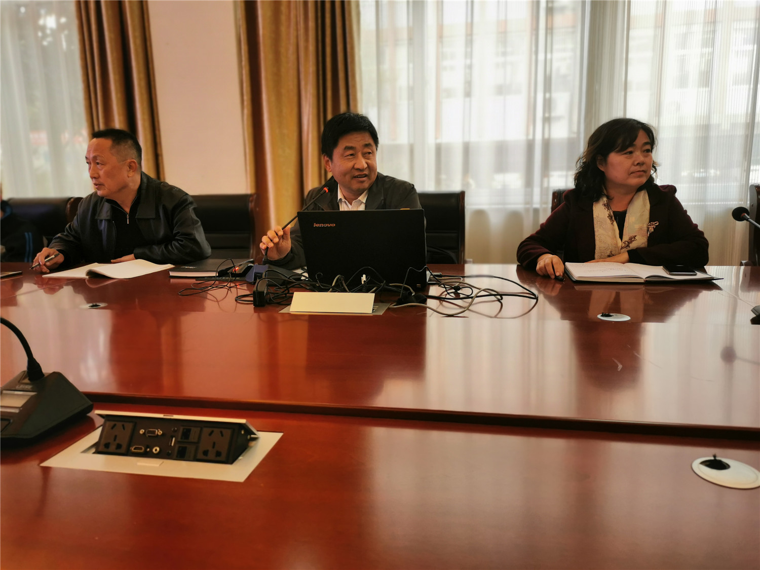 “口罩”小物件 人生大文章