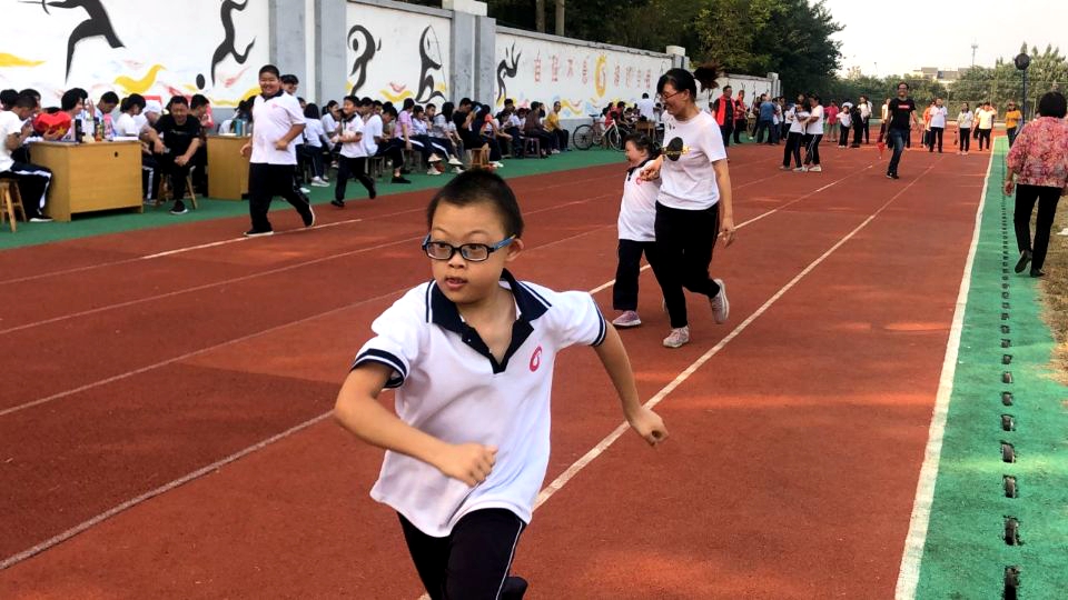 真愛相伴凝智慧 家校共育結碩果