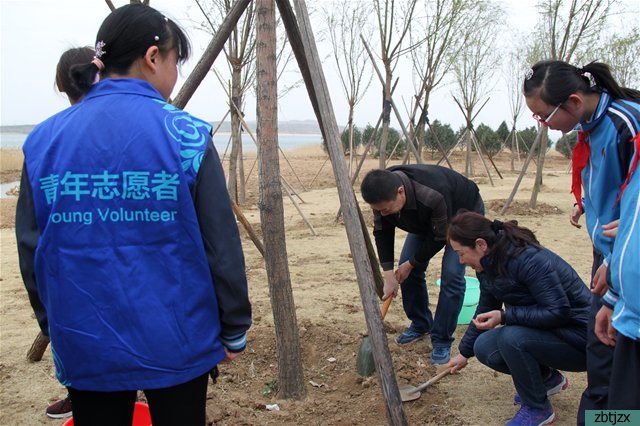 清明祭英烈，志愿護綠行