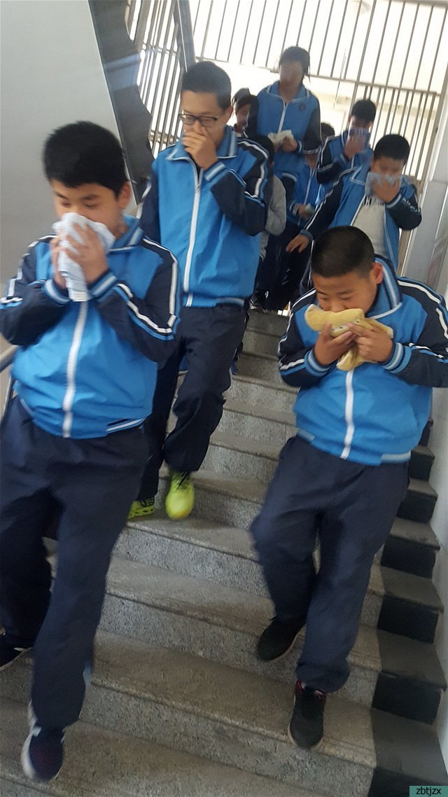 我校組織聽障學生進行公寓應急疏散演練