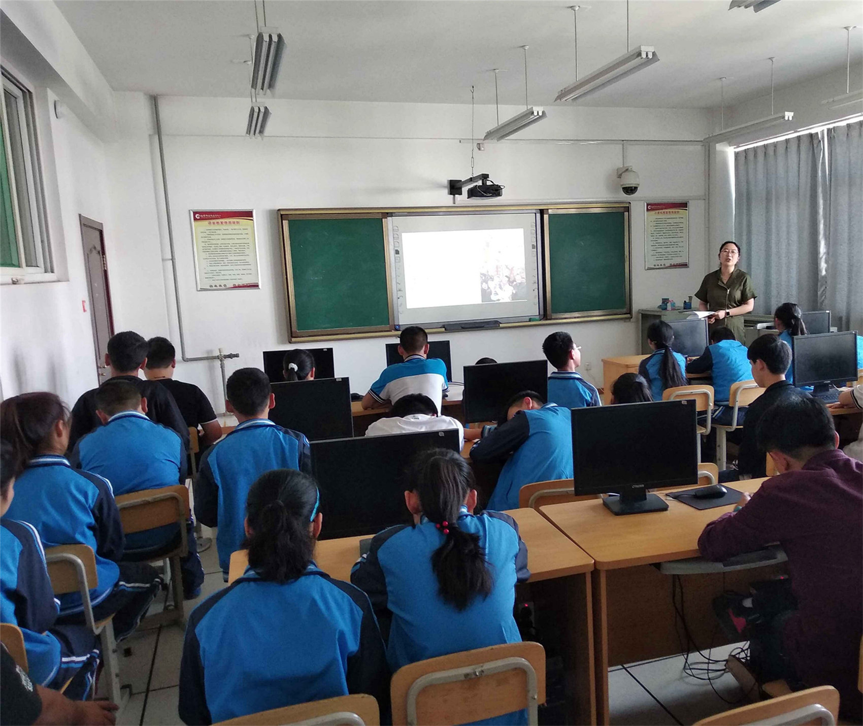 “校園大講堂”開講啦！