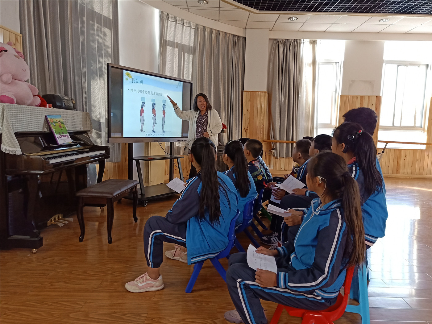 用音樂把小耳朵叫醒 聾兒音樂課開唱了