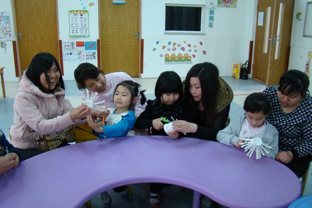 學(xué)?？祻?fù)部開(kāi)展“大手牽小手”親子活動(dòng)