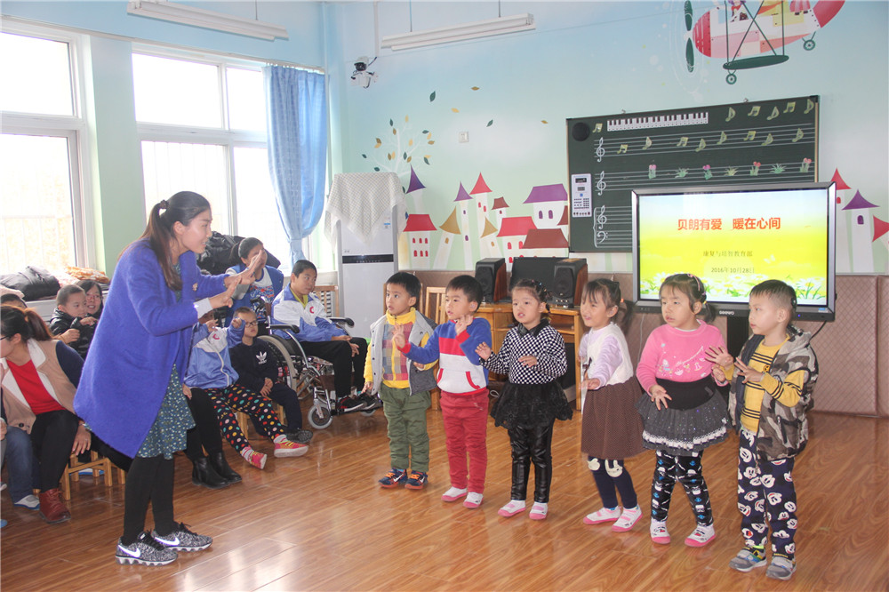貝朗進(jìn)校園，溫暖獻(xiàn)特教