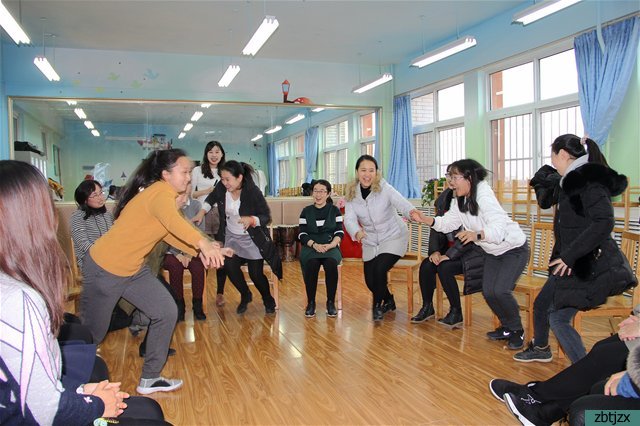 智慧啟心，快樂育人——我校開展教師團(tuán)體心理輔導(dǎo)活動(dòng)