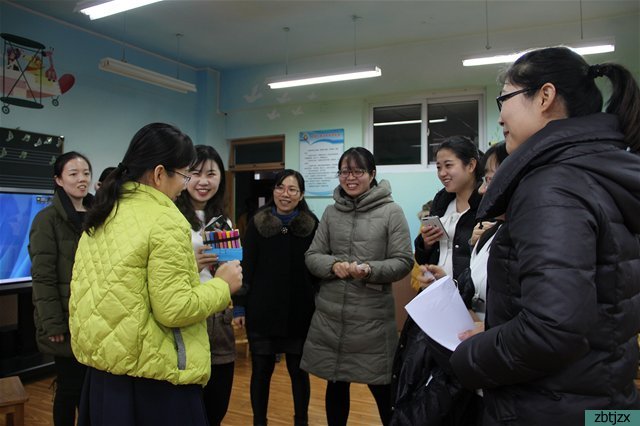 智慧啟心，快樂育人——我校開展教師團(tuán)體心理輔導(dǎo)活動(dòng)