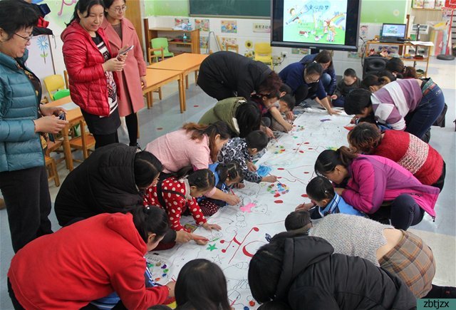 童心繪夢(mèng)，筑夢(mèng)前行