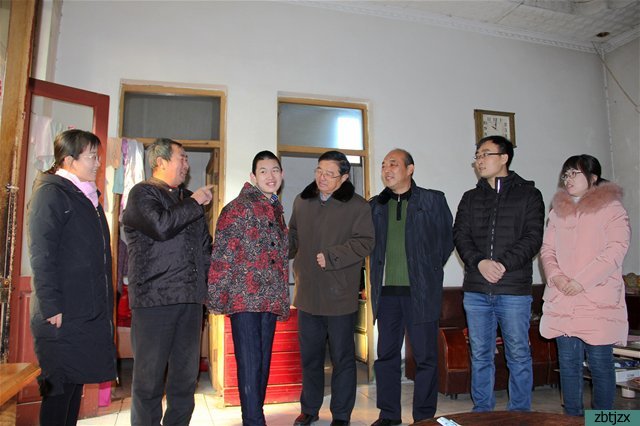 愛心驅(qū)散冬日嚴(yán)寒 送教溫暖你我心間