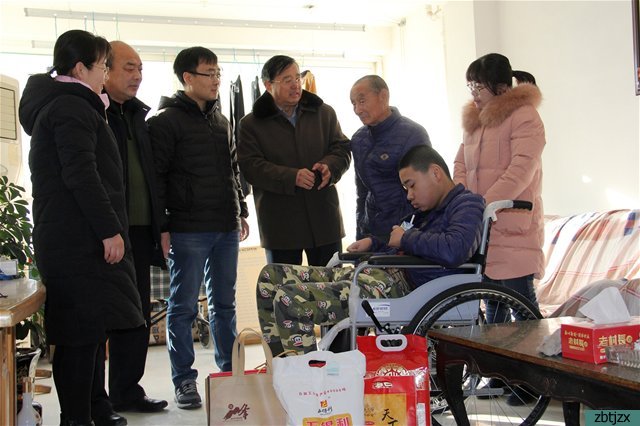 愛心驅(qū)散冬日嚴(yán)寒 送教溫暖你我心間