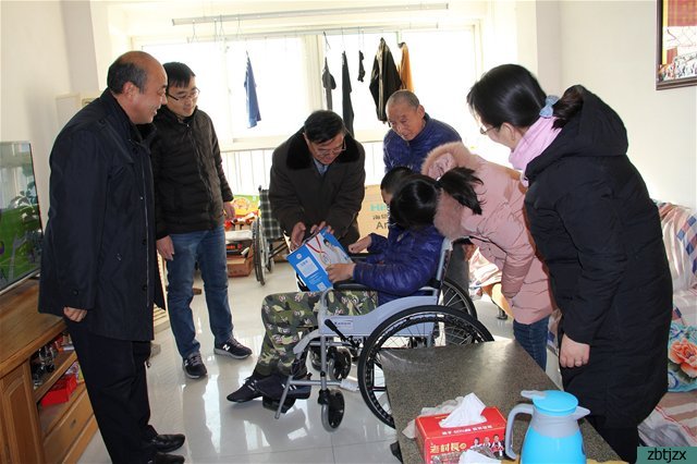 愛心驅(qū)散冬日嚴(yán)寒 送教溫暖你我心間