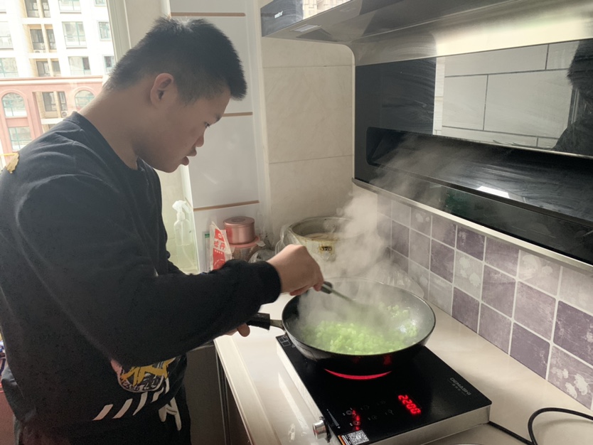 勞動(dòng)充盈身心 實(shí)踐促進(jìn)成長(zhǎng)